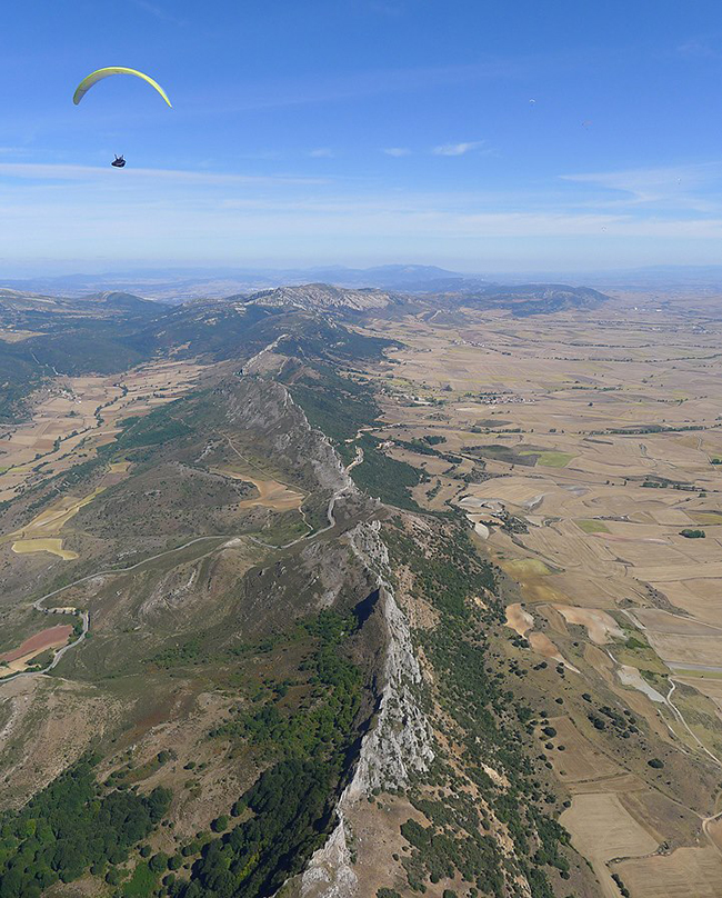 Oña acogió la Quinta Prueba de la Liga Norte de Parapente